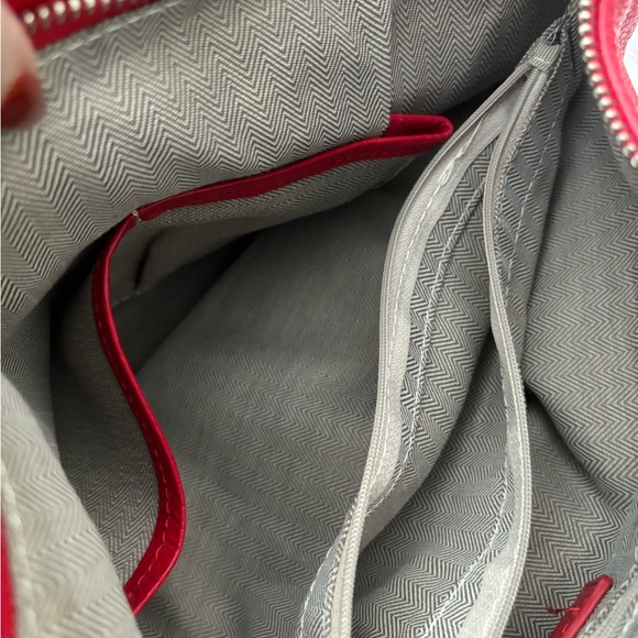 ZENCY MEDIUM RED PEBBLED TOP GRAIN LEATHER ADJUSTABLE STRAP FIVE POCKET HANDBAG - Picture 10 of 10